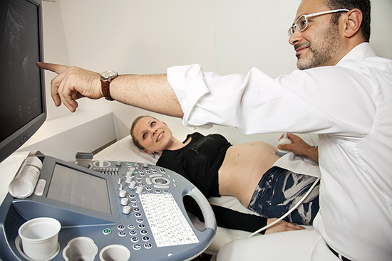 3D Ultraschall mit Mutter und Baby bei unseren Frauenärzten in Wien